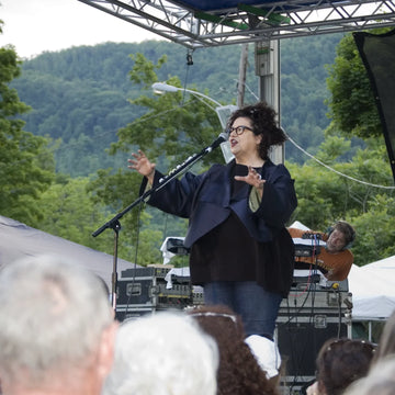 Foto von Adriana Trigiani