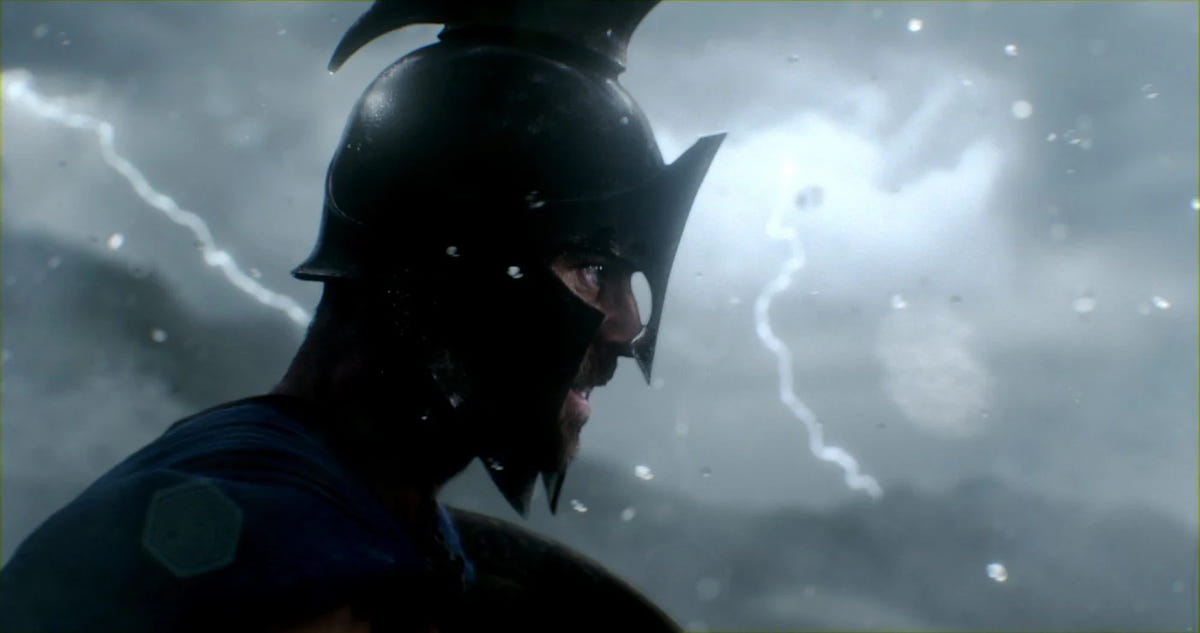 300: Rise of an Empire – Griechischer Krieger mit Helm im Sturm
