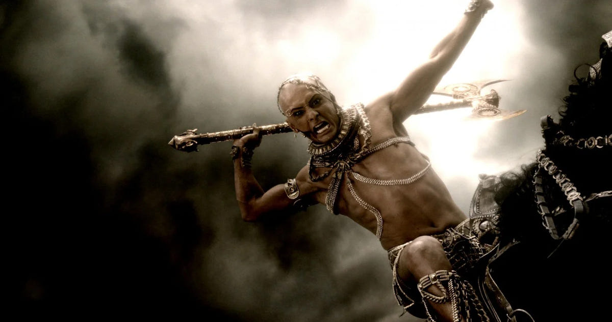 300: Rise of an Empire – Xerxes mit goldenem Schmuck in Bewegung
