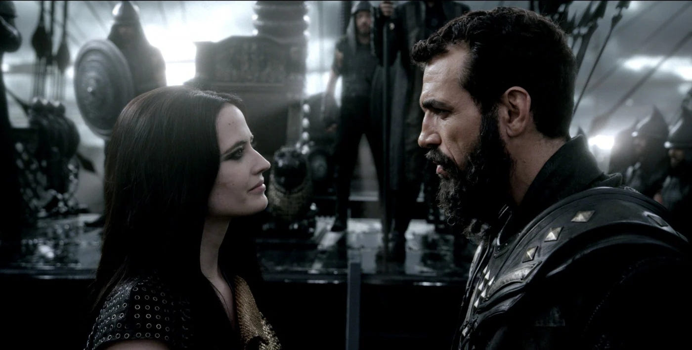 300: Rise of an Empire – Artemisia und Themistokles im Gespräch auf einem Schiff