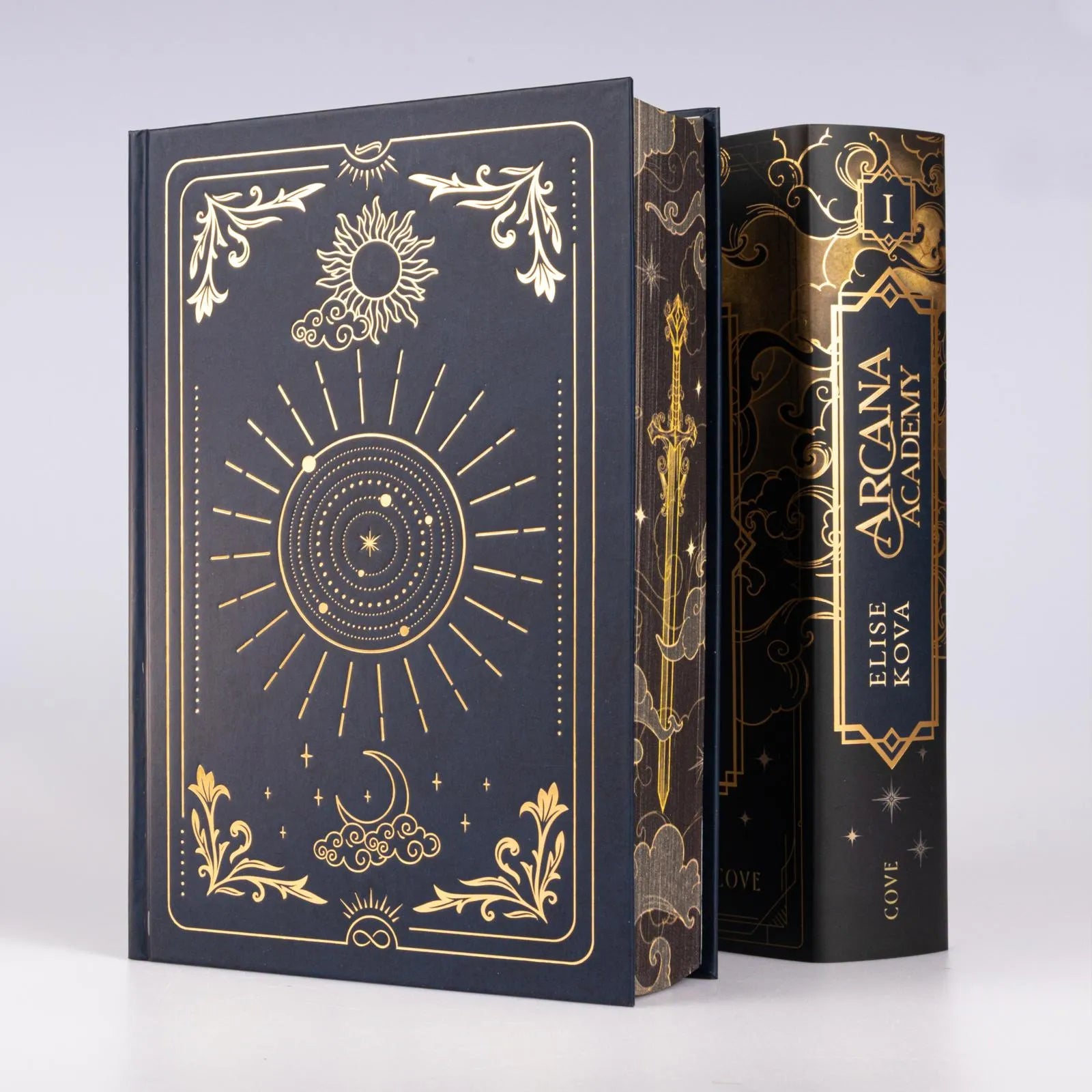 Detailansicht: Arcana Academy 1: Arcana Academy (Hardcover)