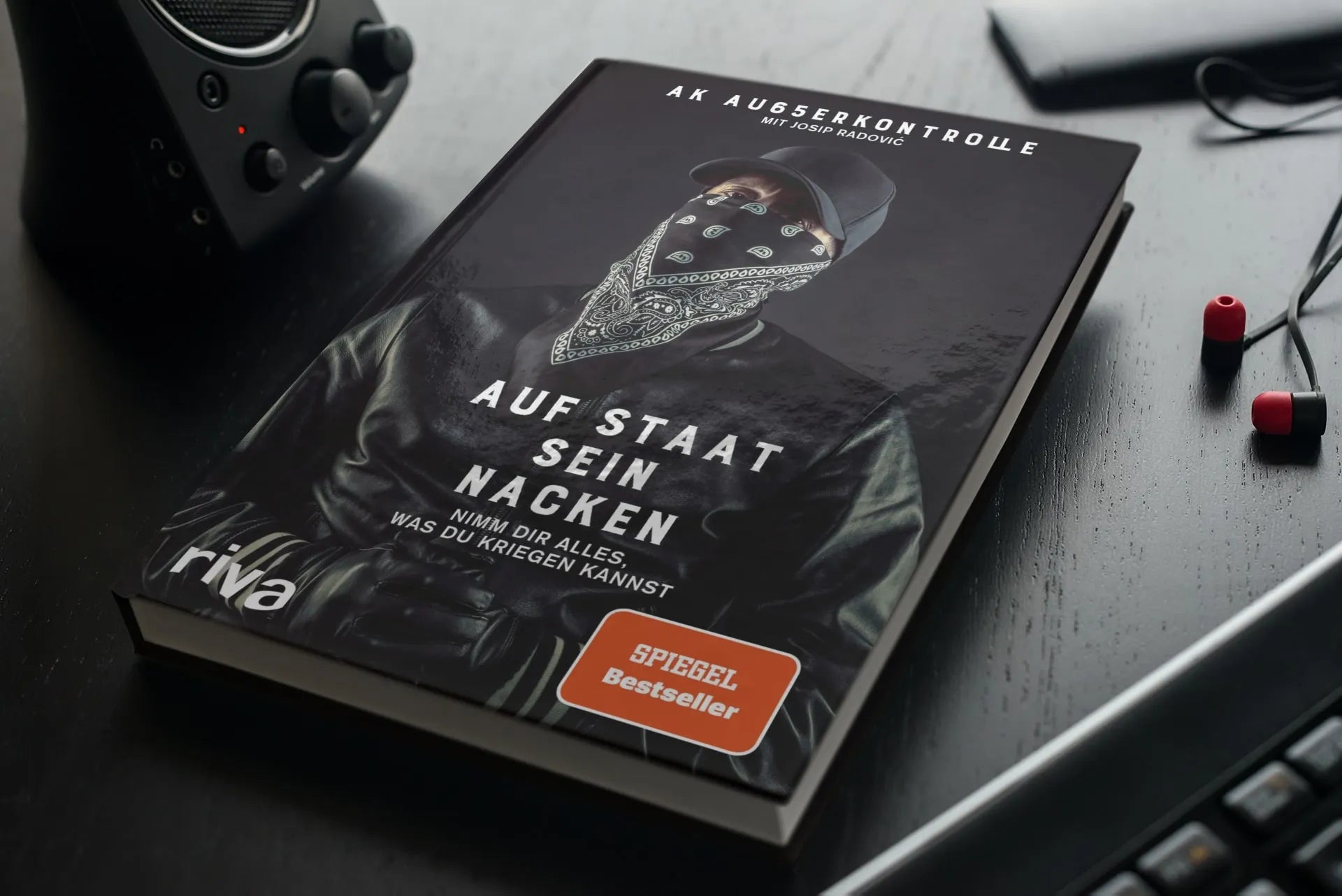 Innenansicht von 'Auf Staat sein Nacken' - Gebundene Ausgabe
