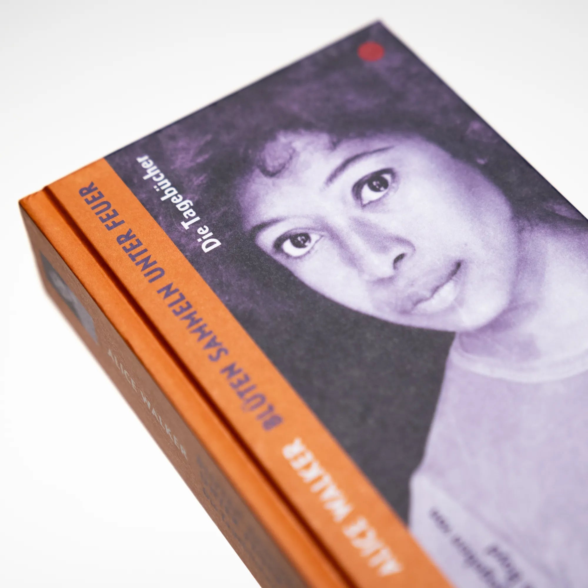 Detailansicht: Blüten sammeln unter Feuer (Hardcover)