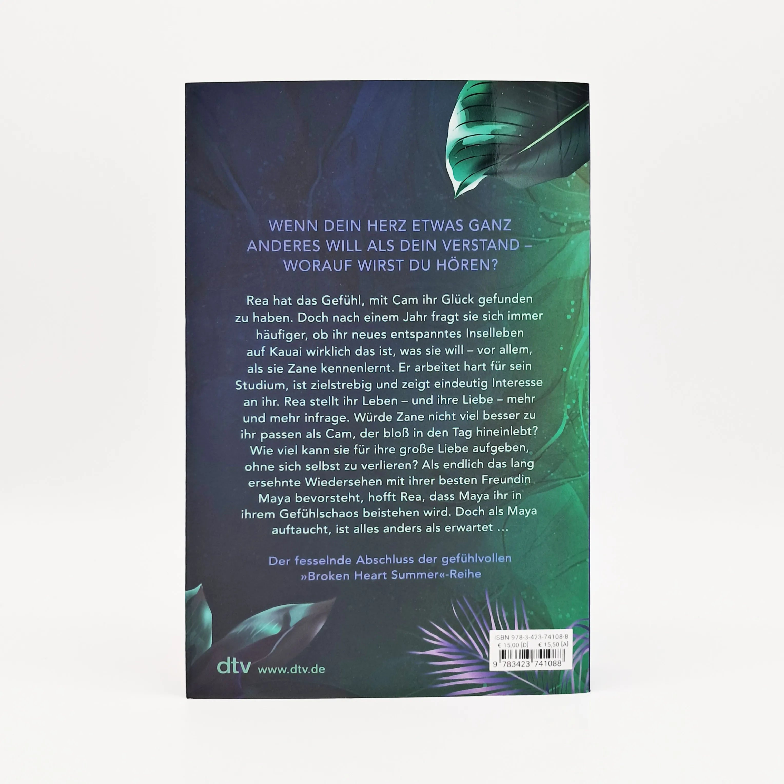 Abbildung von 'Broken Heart Summer – Deep Blue Nights'