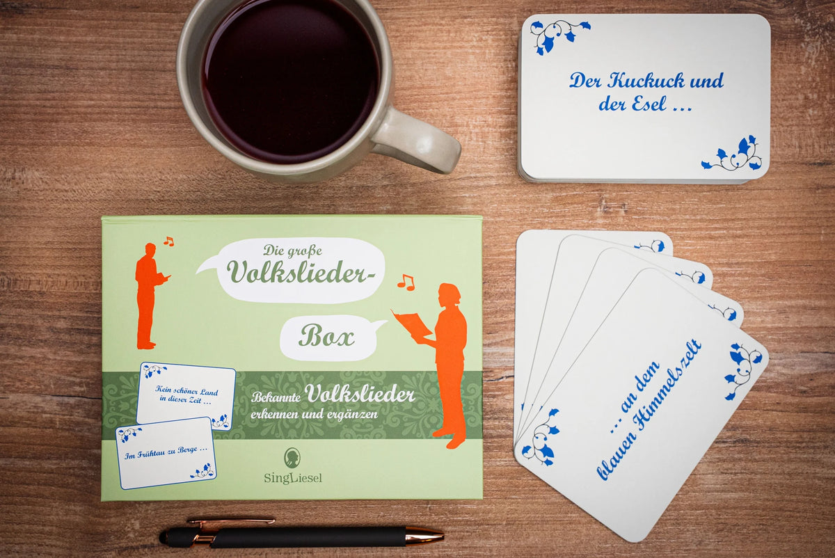 Die große Volkslieder-Quiz-Box für Senioren. Das Spiel rund um bekannte Volkslieder für Senioren. Auch mit Demenz. Spiele Box mit 100 Karten. – Ansicht
