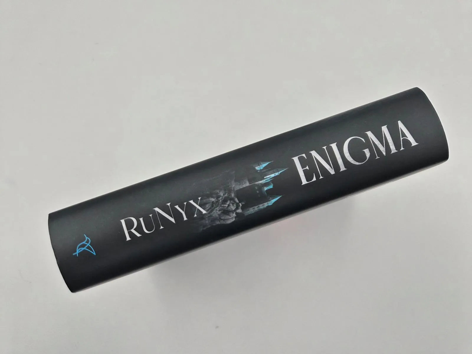 Detailansicht: Enigma – Wahrheit, Begehren, Dunkelheit (Hardcover)