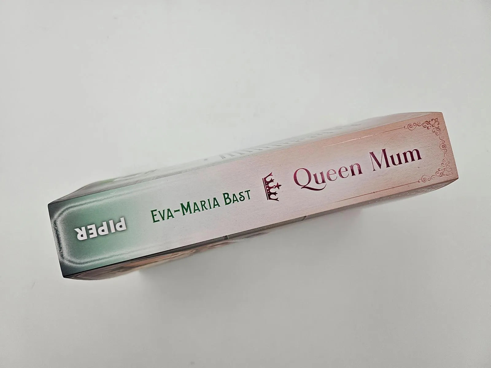 Produktansicht: Queen Mum (Paperback)
