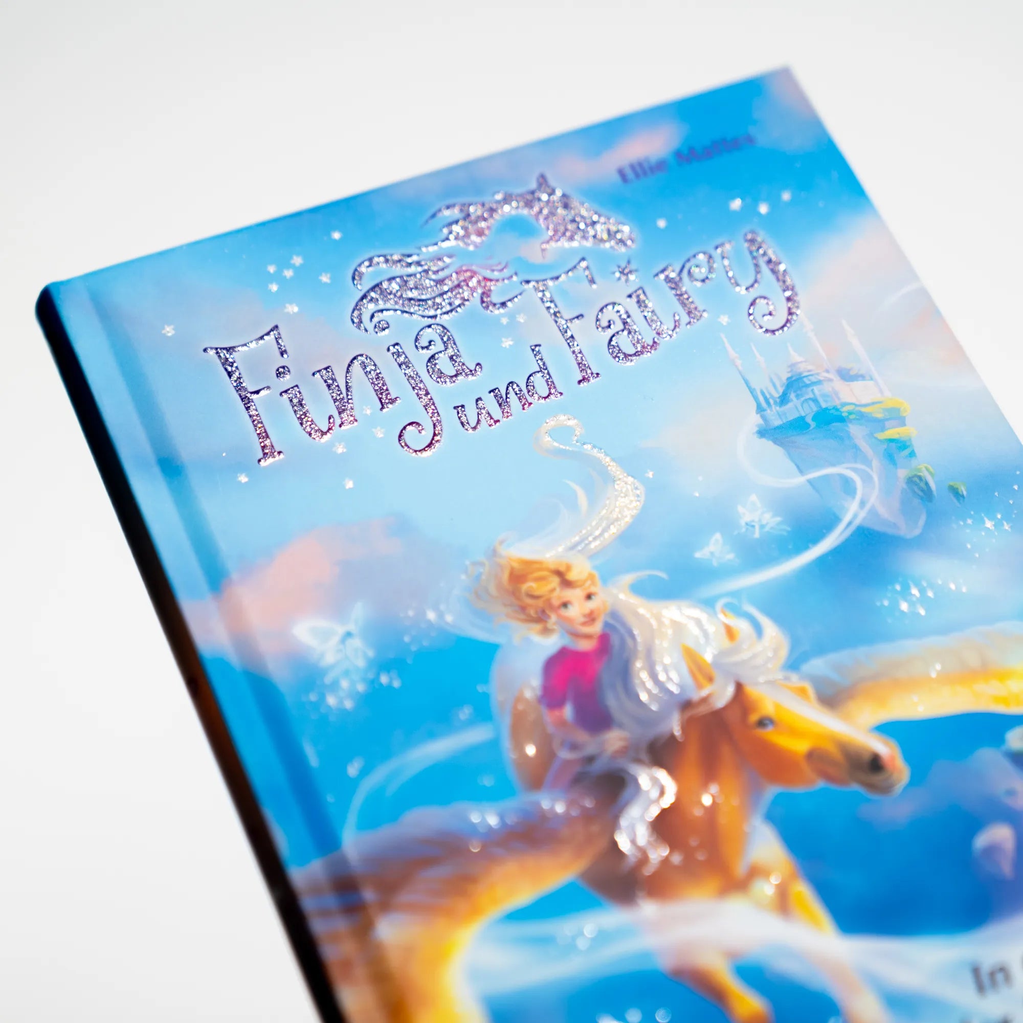 Abbildung von 'Finja und Fairy - In der Stadt der Flimmerfeen'