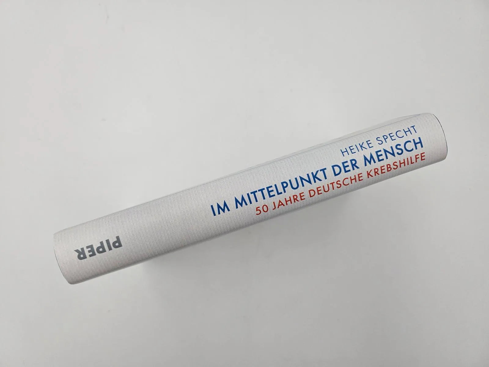 Abbildung von 'Im Mittelpunkt der Mensch – 50 Jahre Deutsche Krebshilfe'