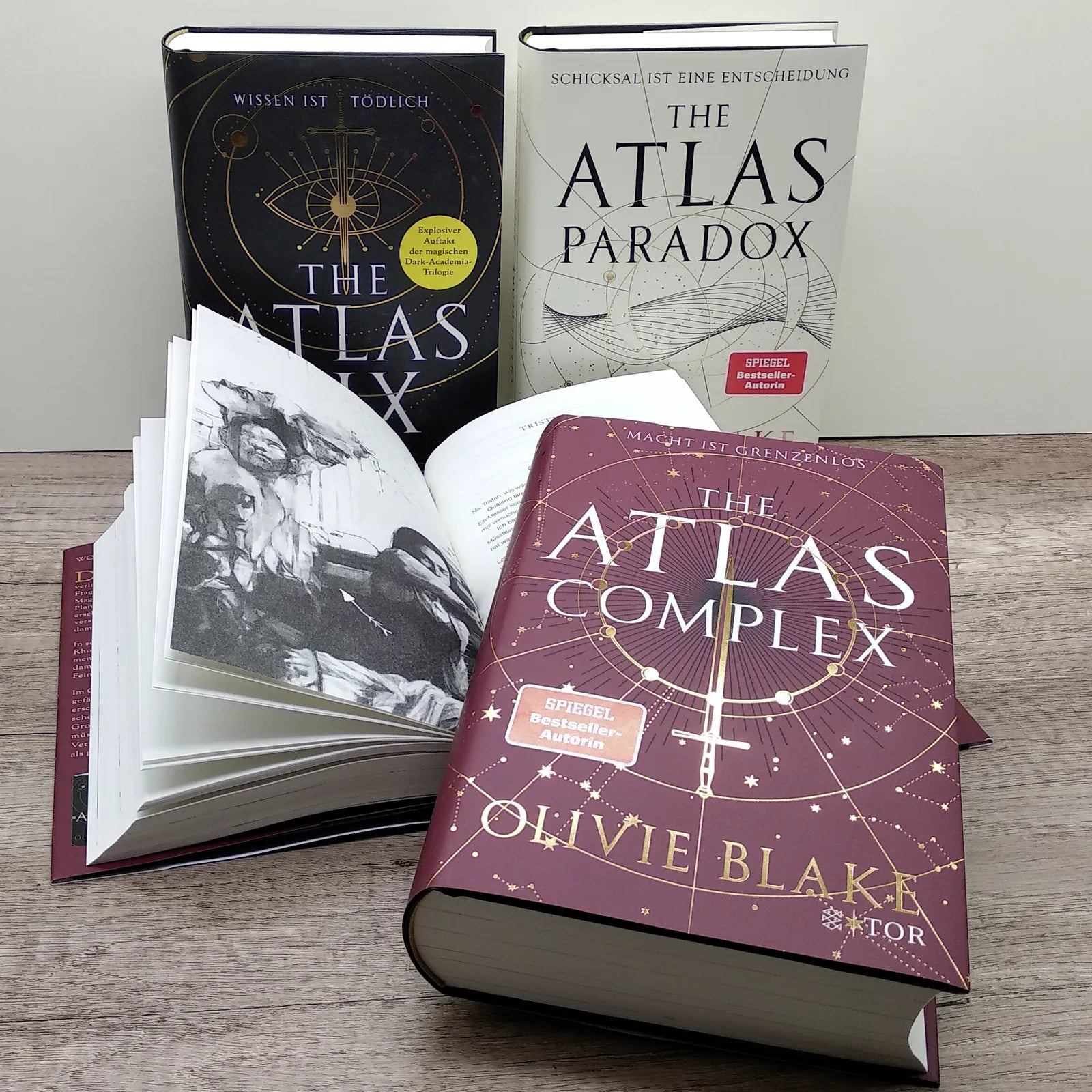 Abbildung von 'The Atlas Complex'