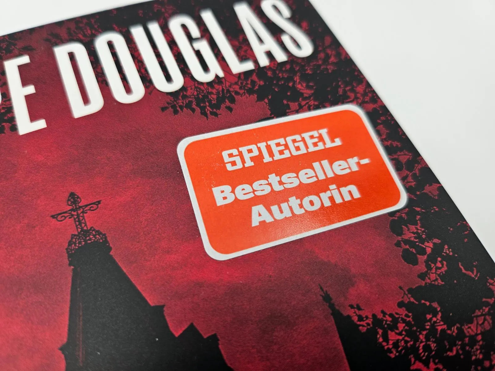 Detailansicht: Hideaway – Verborgenes Verlangen (Paperback)