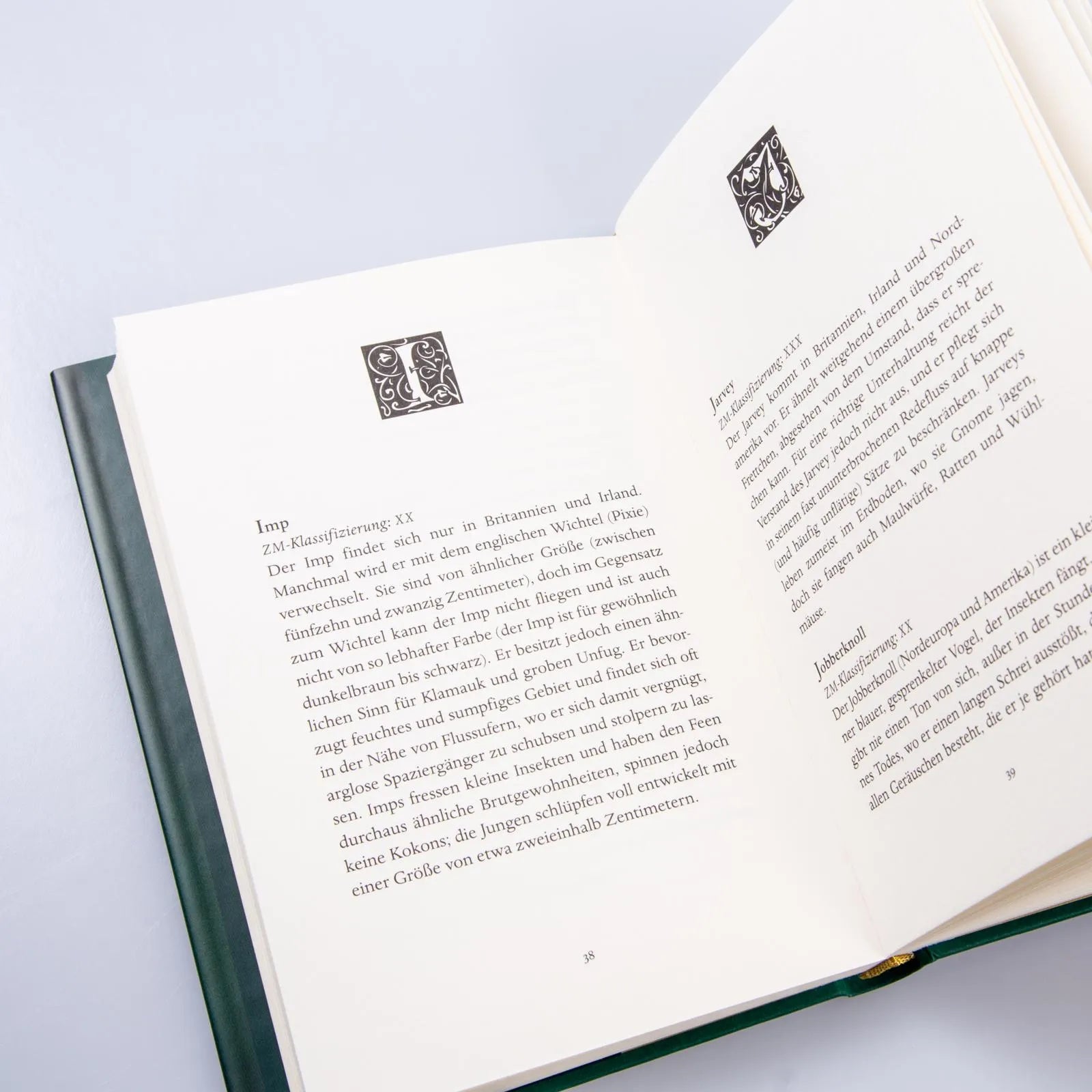J.K. Rowling - Hogwarts-Schulbücher: Phantastische Tierwesen und wo sie zu finden sind