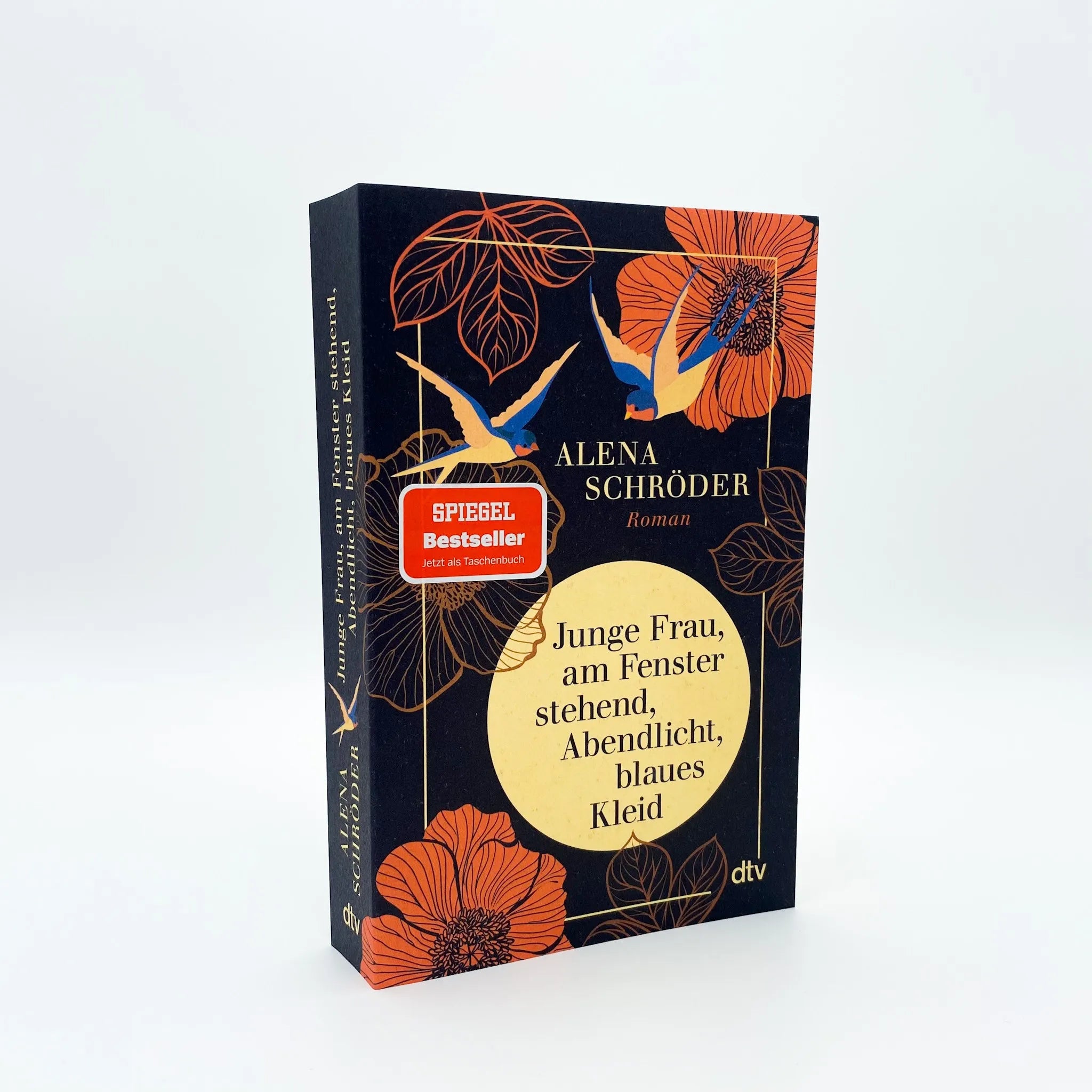 Detailansicht: Junge Frau, am Fenster stehend, Abendlicht, blaues Kleid (Taschenbuch)
