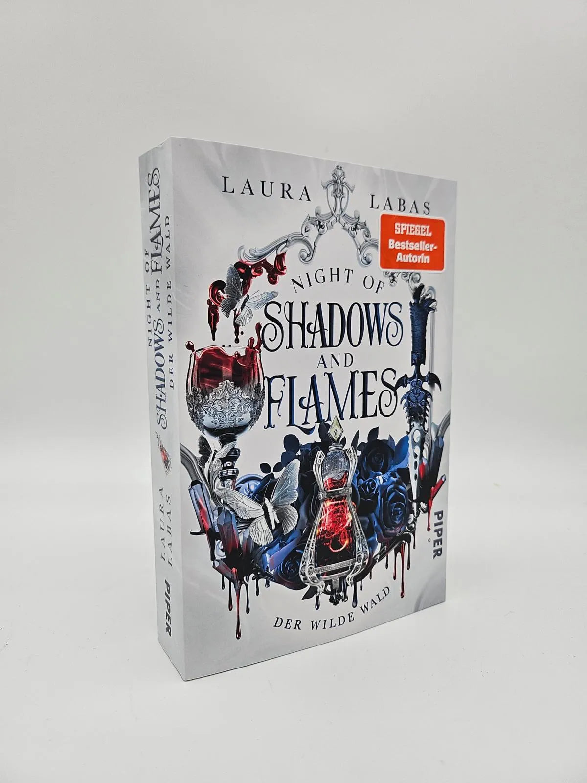 Produktansicht: Night of Shadows and Flames – Der Wilde Wald (Paperback)