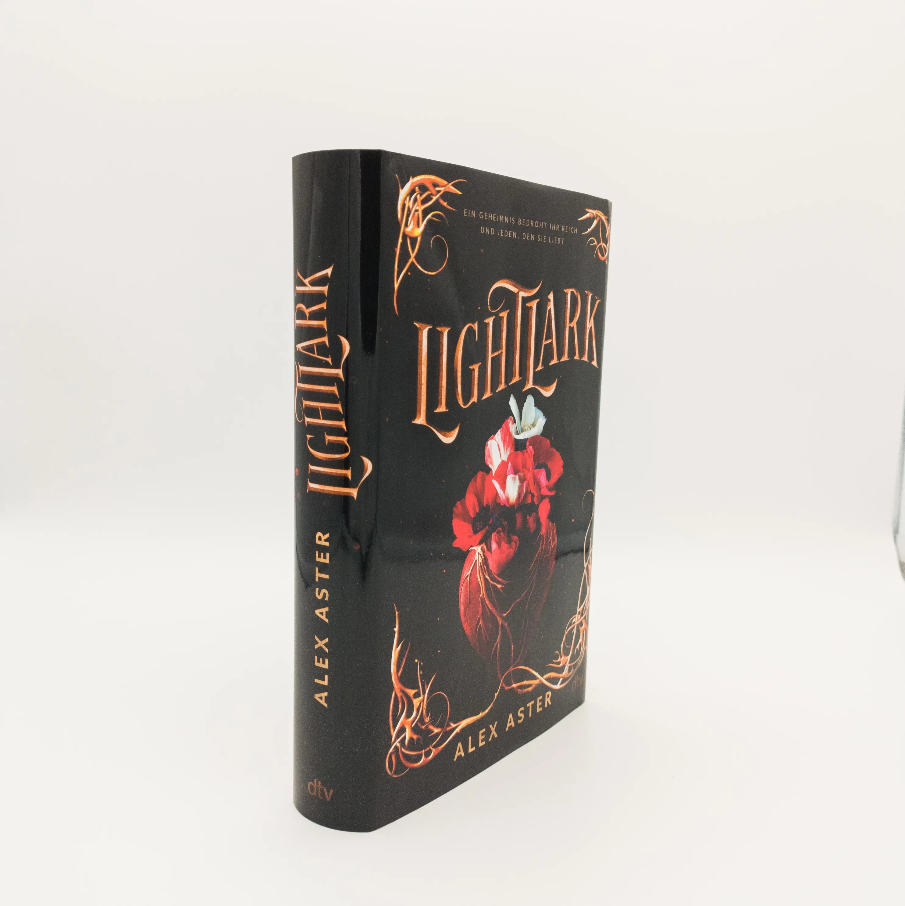 Abbildung von 'Lightlark'