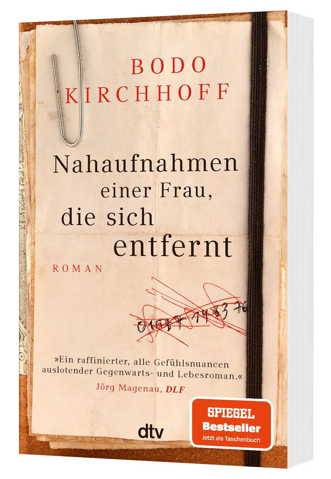 Detailansicht: Nahaufnahmen einer Frau, die sich entfernt (Taschenbuch)