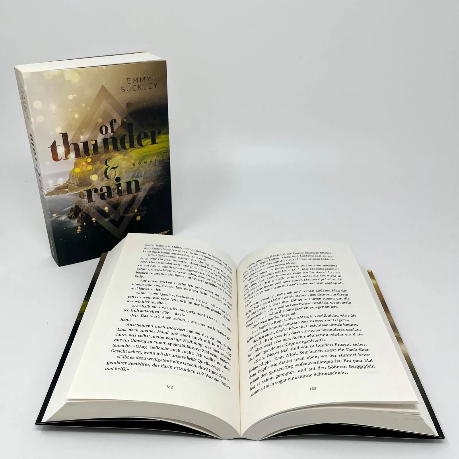 Detailansicht: Of Thunder and Rain (Paperback)