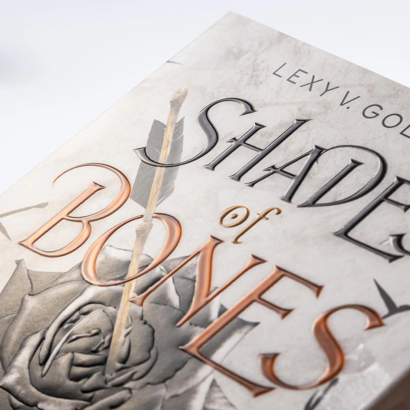 Abbildung von 'Shades of Bones. Im Bann der Nachtschatten'