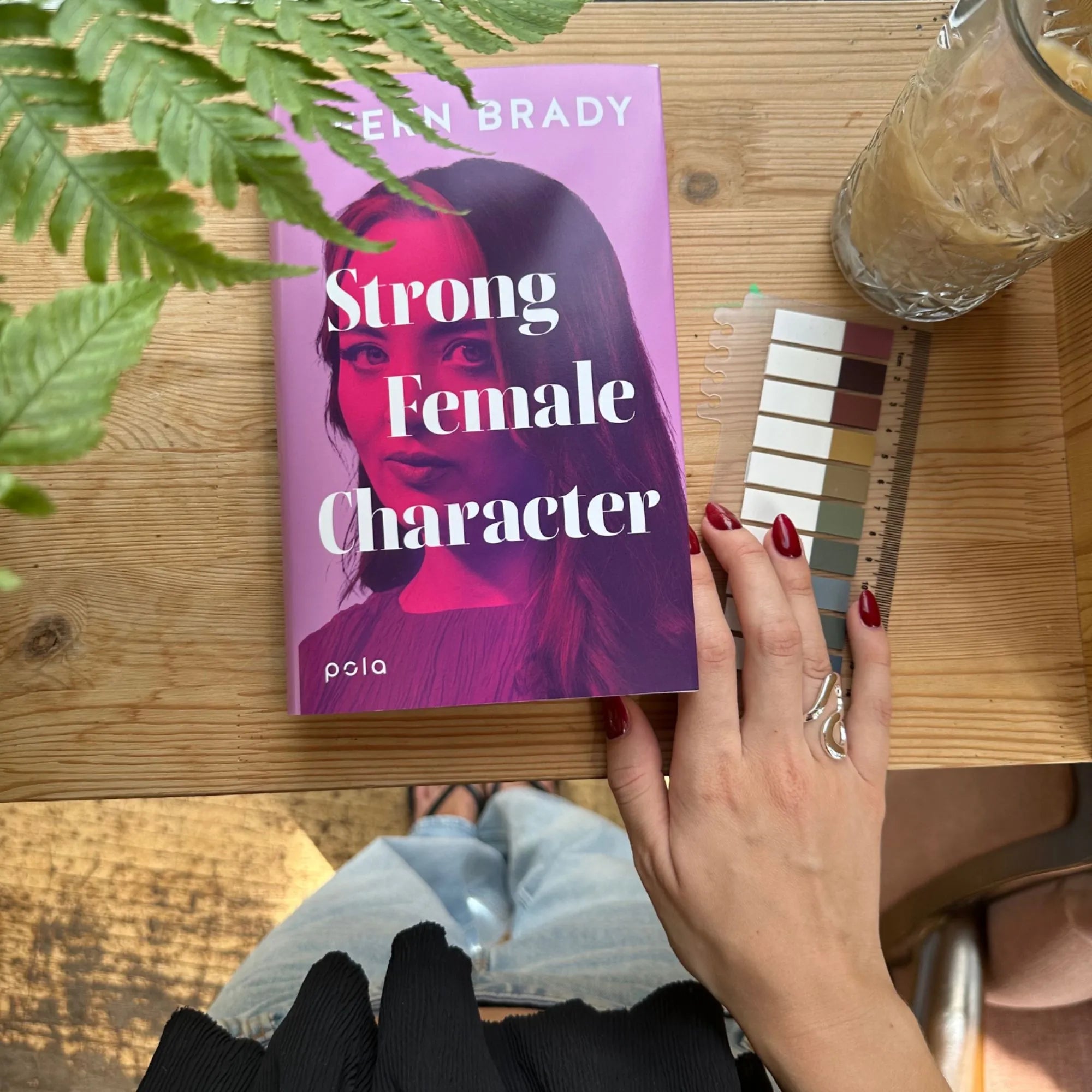Detailansicht: Strong Female Character (E-Book)