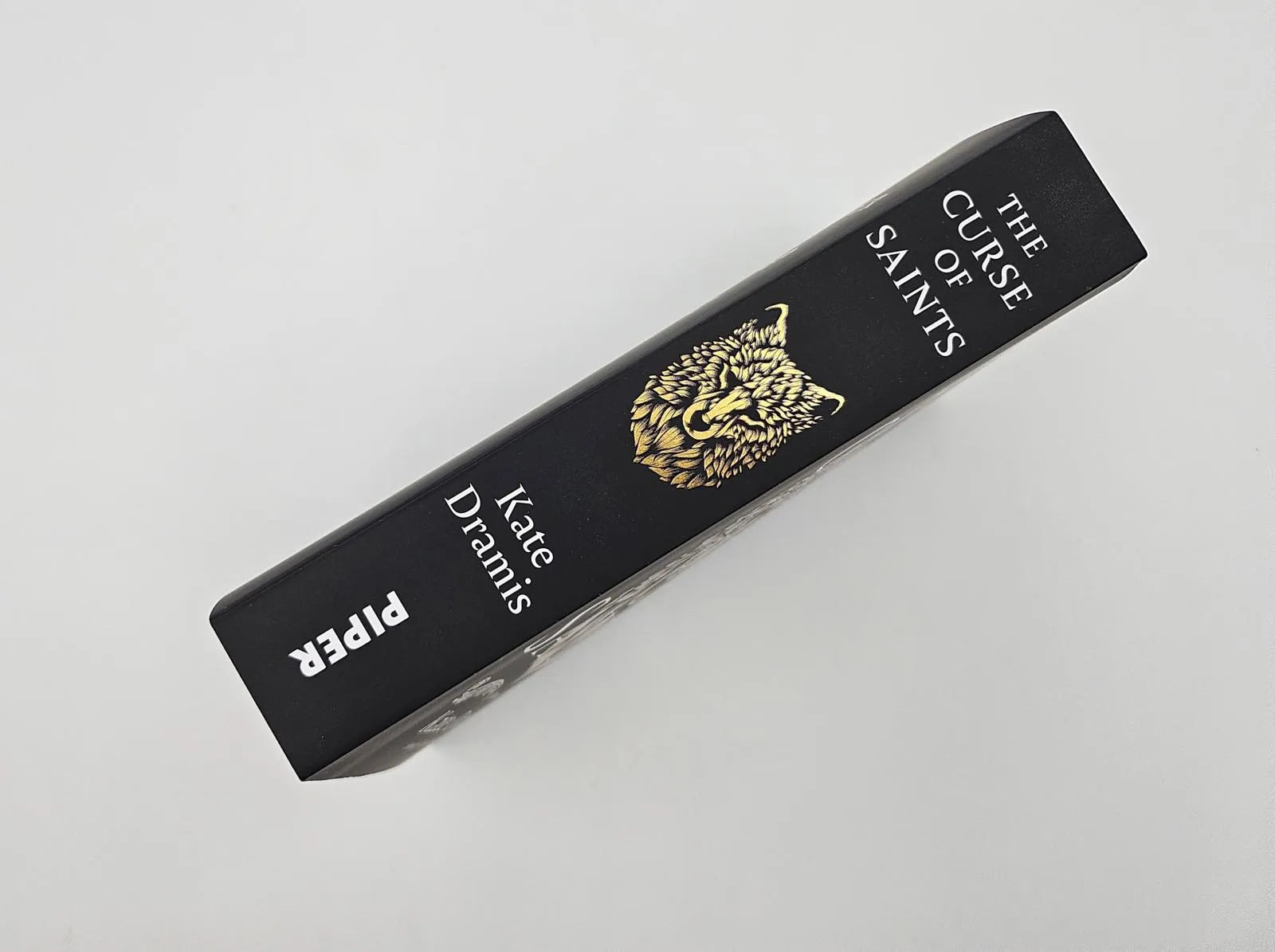 Abbildung von 'The Curse of Saints'