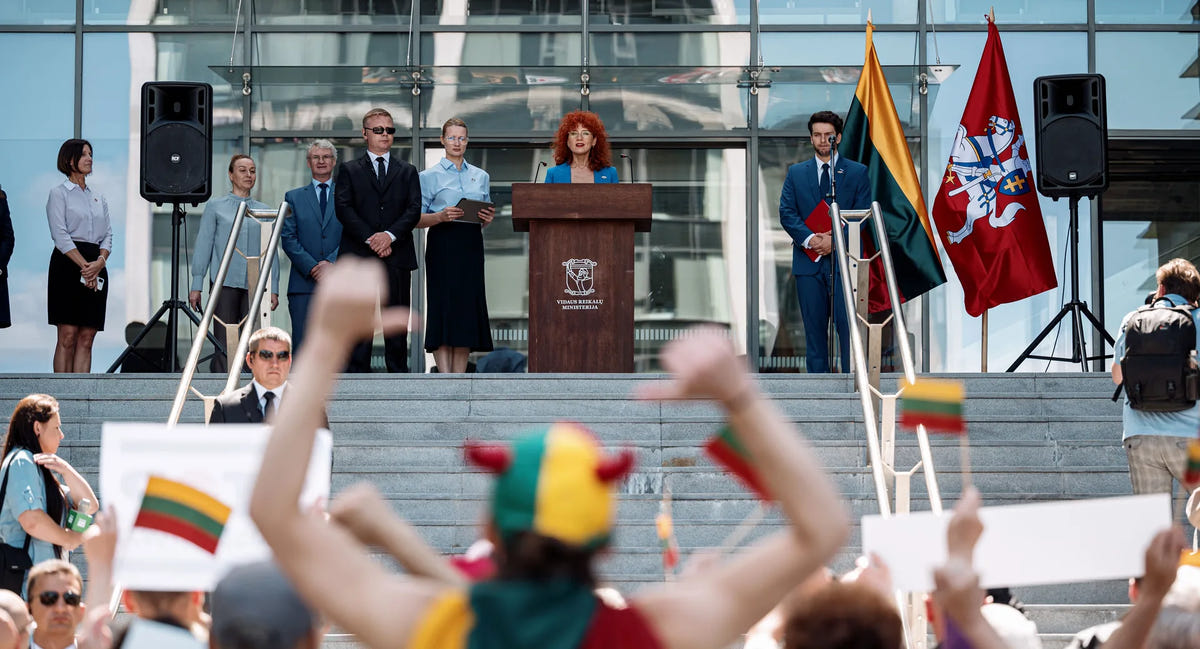 Filmszene 3 aus The Activist - OmU – DVD. Regie: Romas Zabarauskas