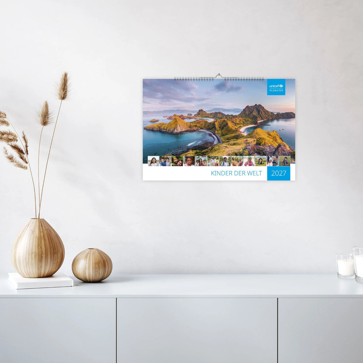 Unicef Posterkalender 2027 – Ansicht