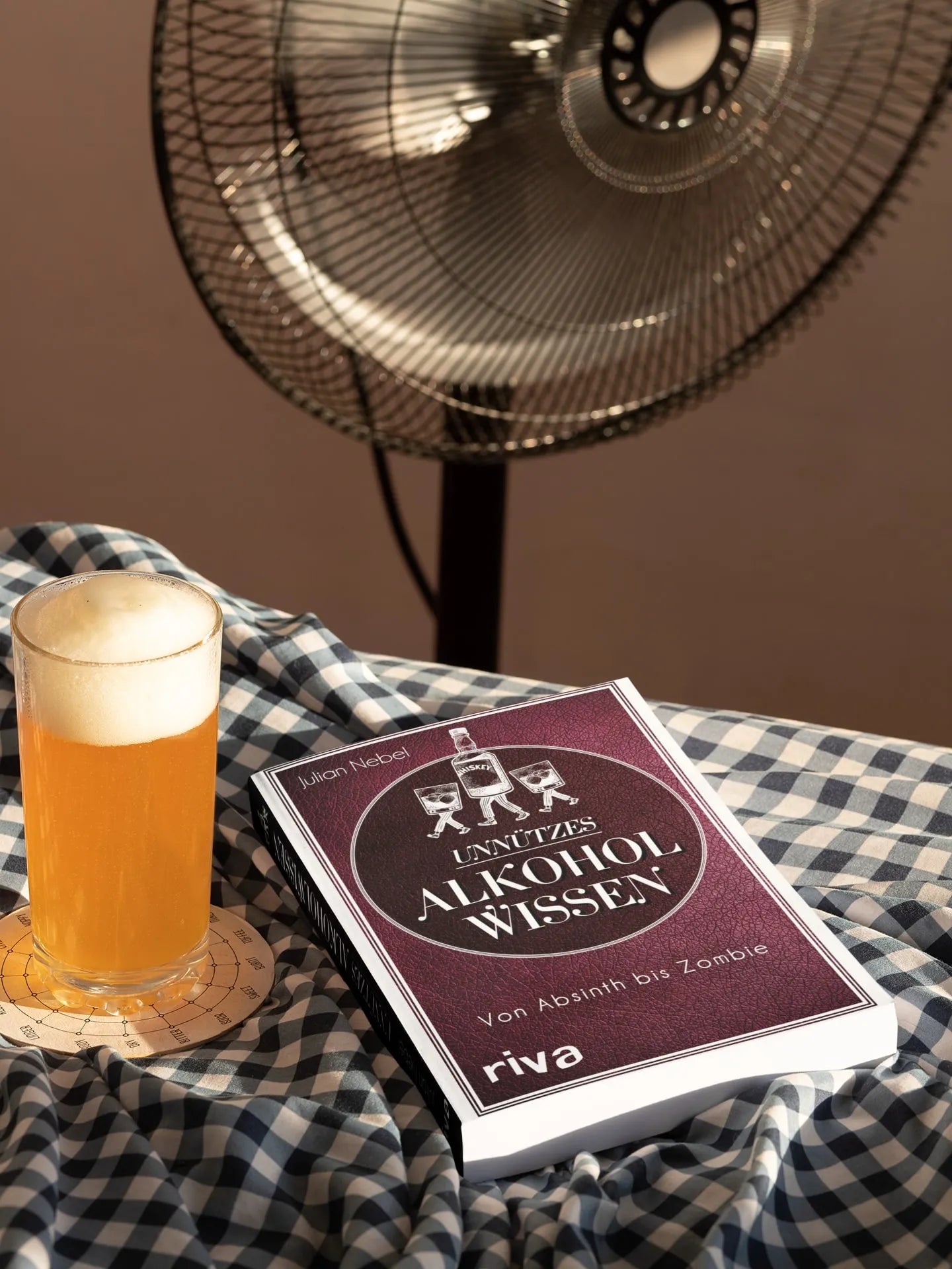 Innenansicht von 'Unnützes Alkoholwissen' - Taschenbuch