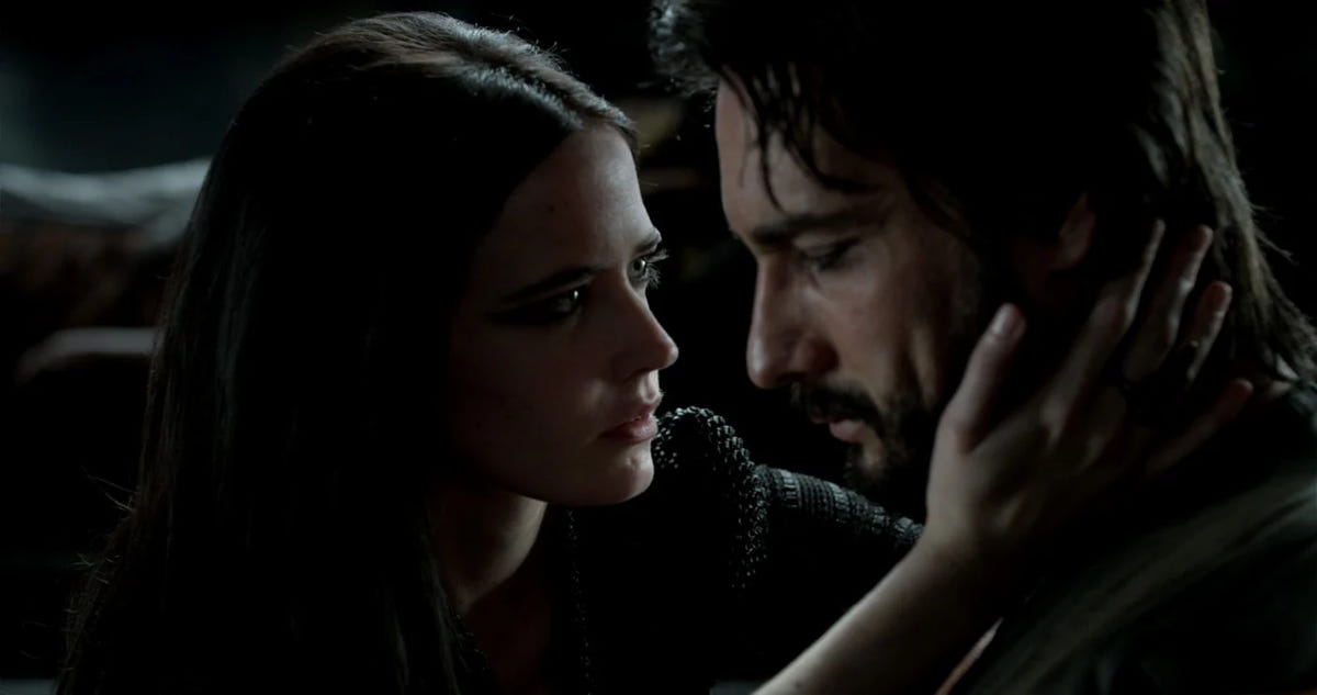 300: Rise of an Empire – Artemisia und Themistokles stehen sich nahe gegenüber