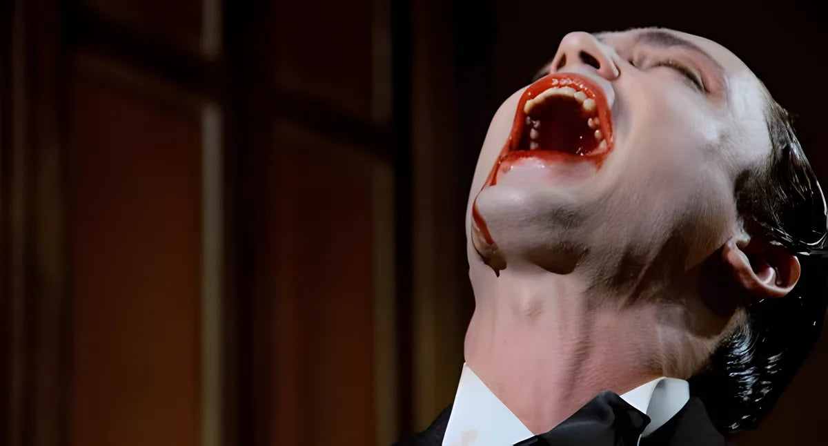 Filmszene 1 aus Andy Warhols Dracula (Mediabook C) – 4K UHD Blu-ray. Regie: Paul Morrissey
