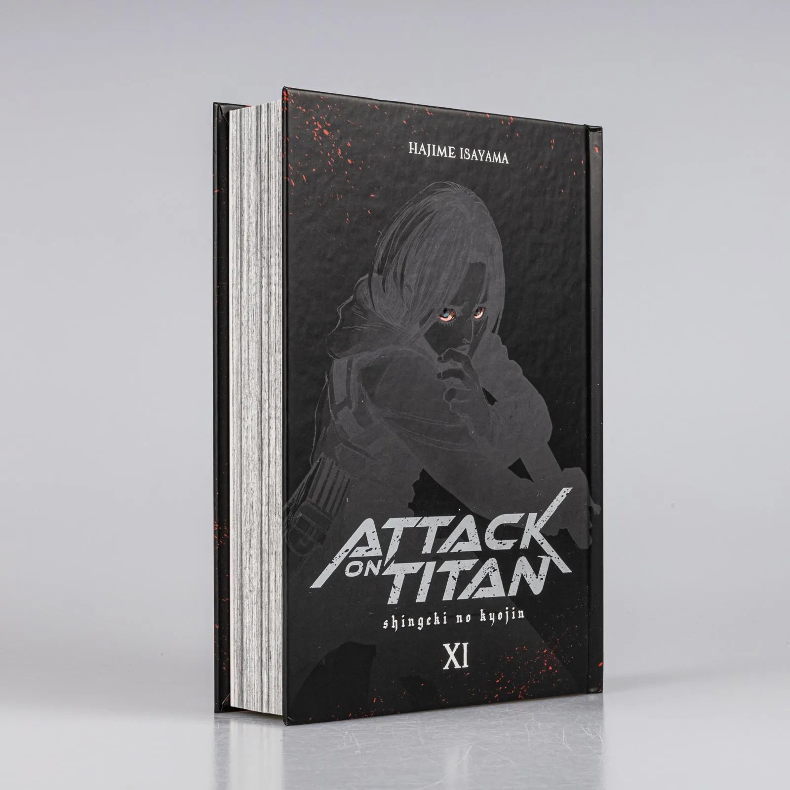 Hajime Isayama - Attack on Titan Deluxe 11
