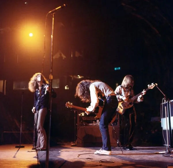 Filmszene 2 aus Becoming Led Zeppelin (Collector's Edition) – 4K UHD Blu-ray. Regie: Bernard MacMahon