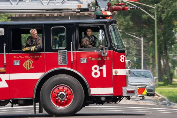 Filmszene 2 aus Chicago Fire: Staffel 14 – DVD. Regie: Reza Tabrizi