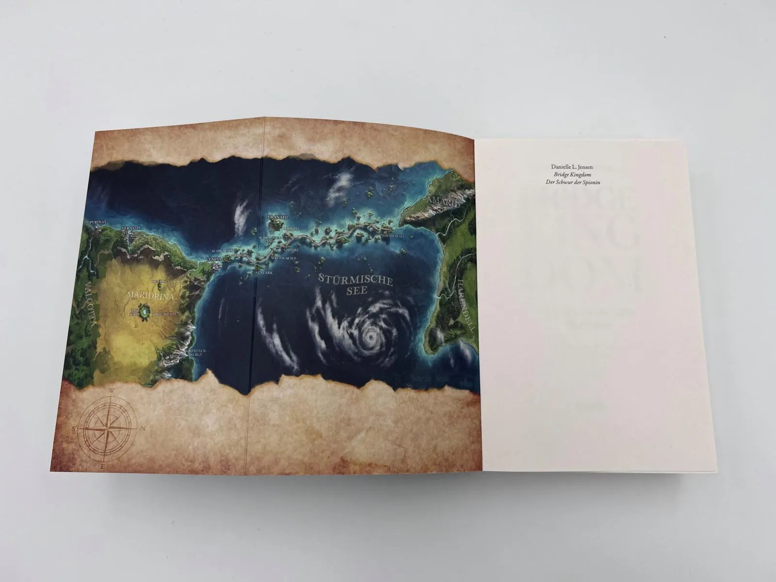 Produktansicht: Bridge Kingdom – Der Schwur der Spionin (Paperback)