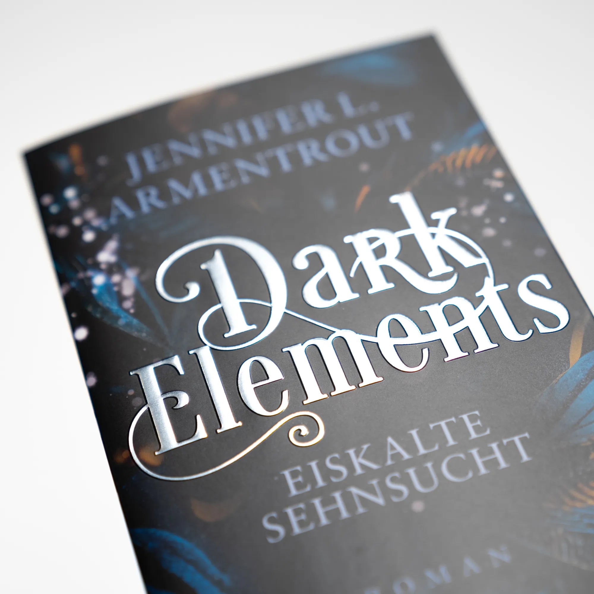 Abbildung von 'Dark Elements 2 - Eiskalte Sehnsucht'