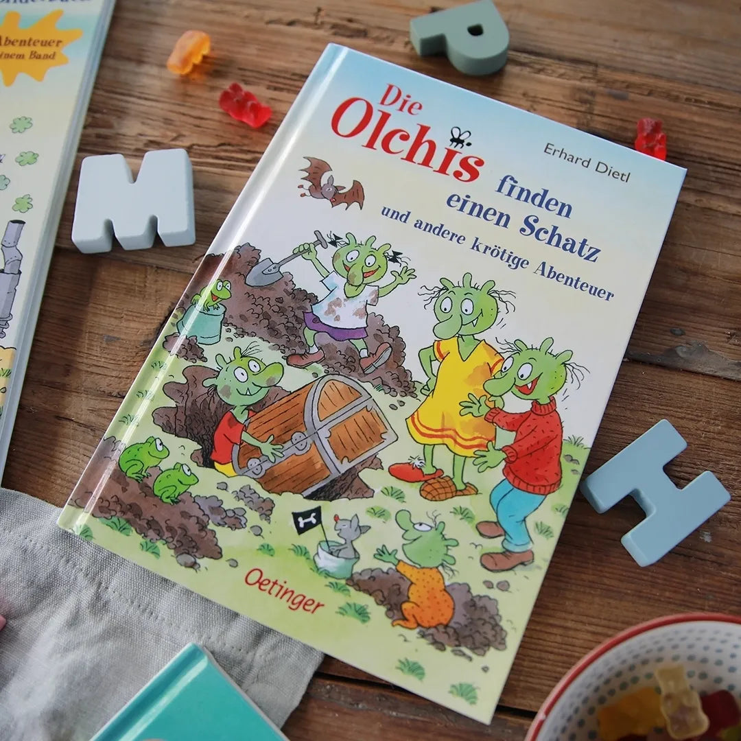 Produktansicht: Die Olchis finden einen Schatz und andere krötige Abenteuer (Gebundene Ausgabe)