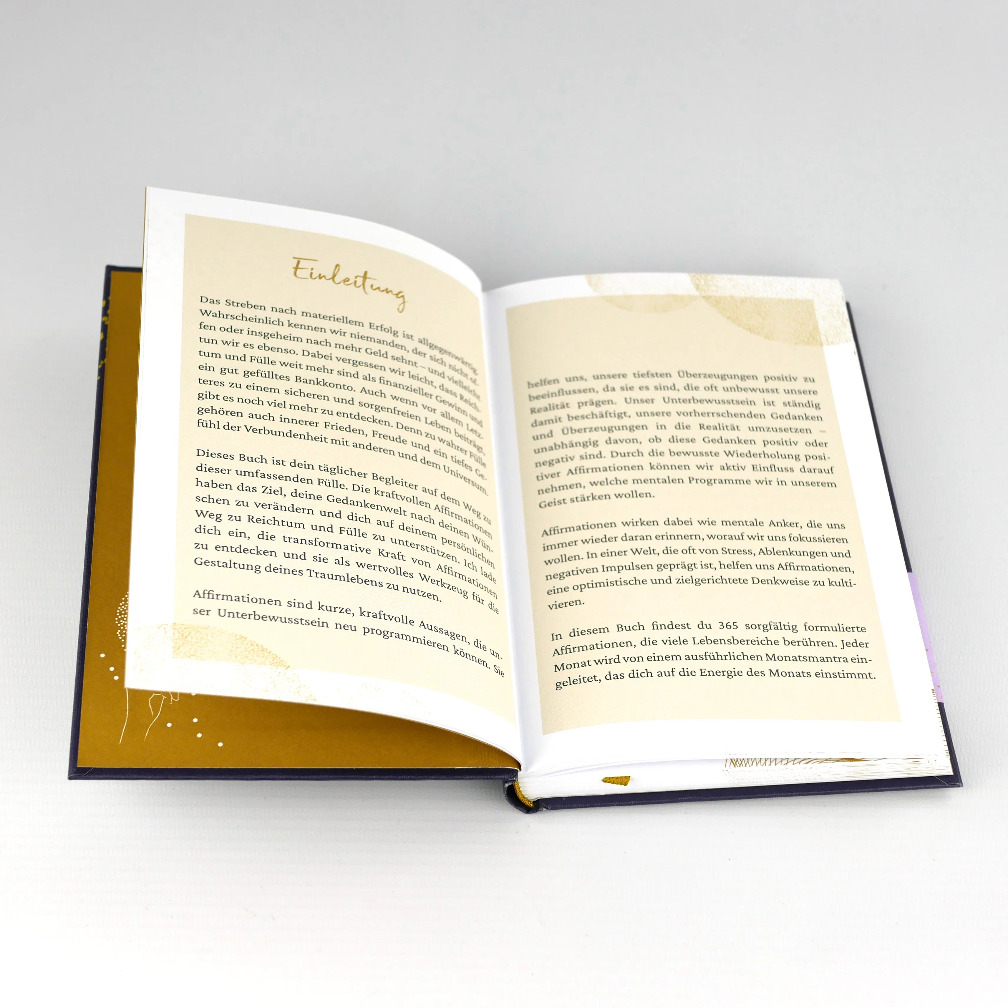 Innenansicht von 'Ein Jahr in Affirmationen – Reichtum und Fülle' - Gebundene Ausgabe