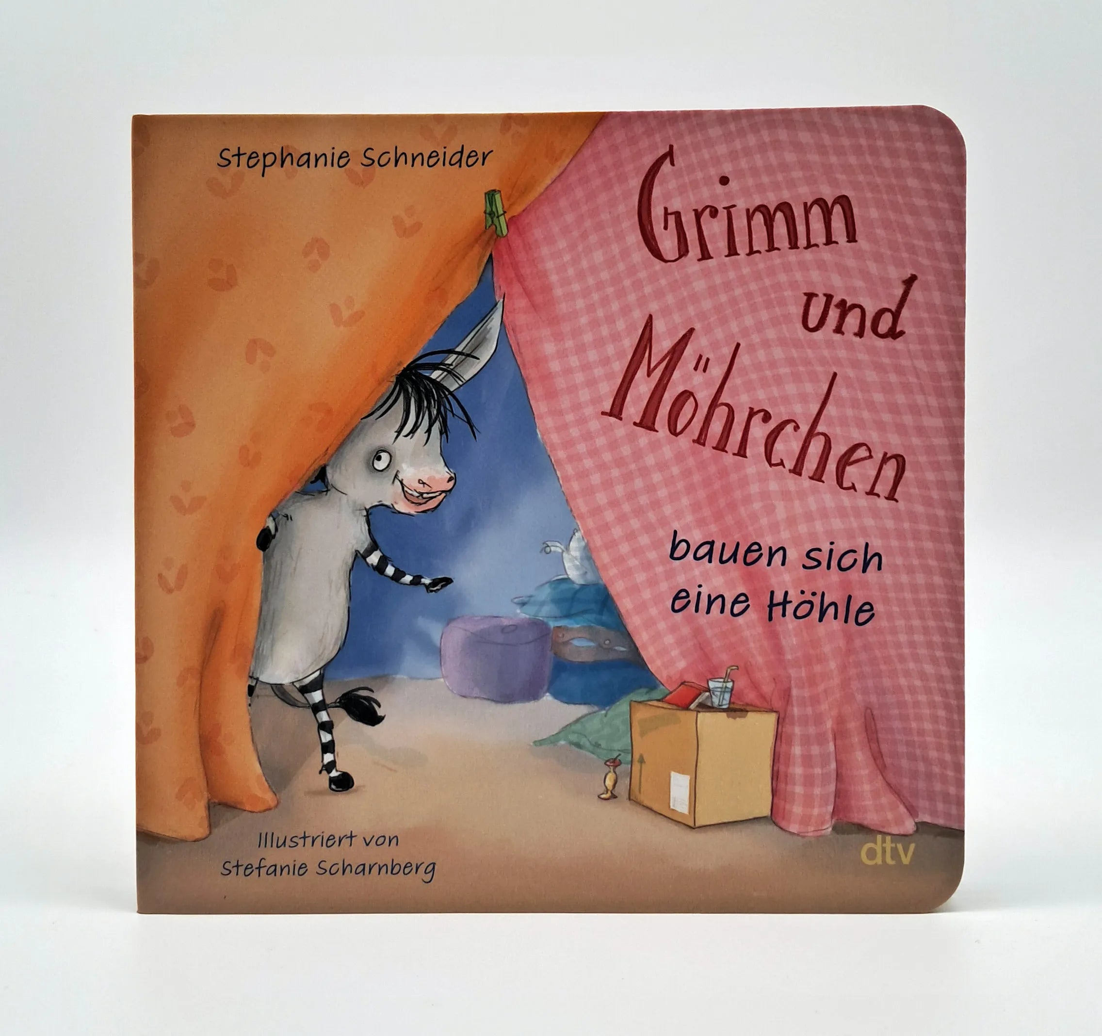 Abbildung von 'Grimm und Möhrchen bauen sich eine Höhle'
