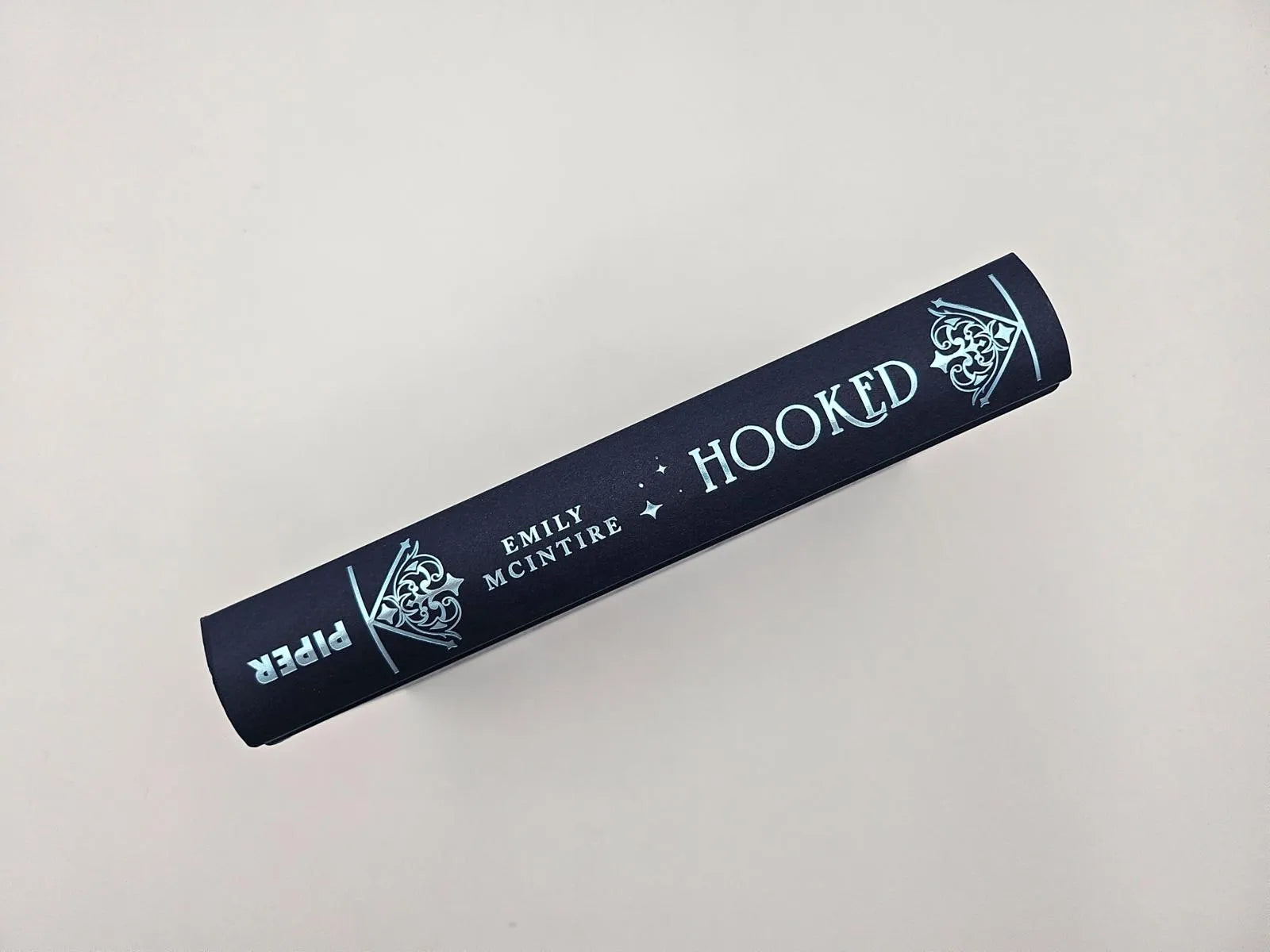 Detailansicht: Hooked (Hardcover)