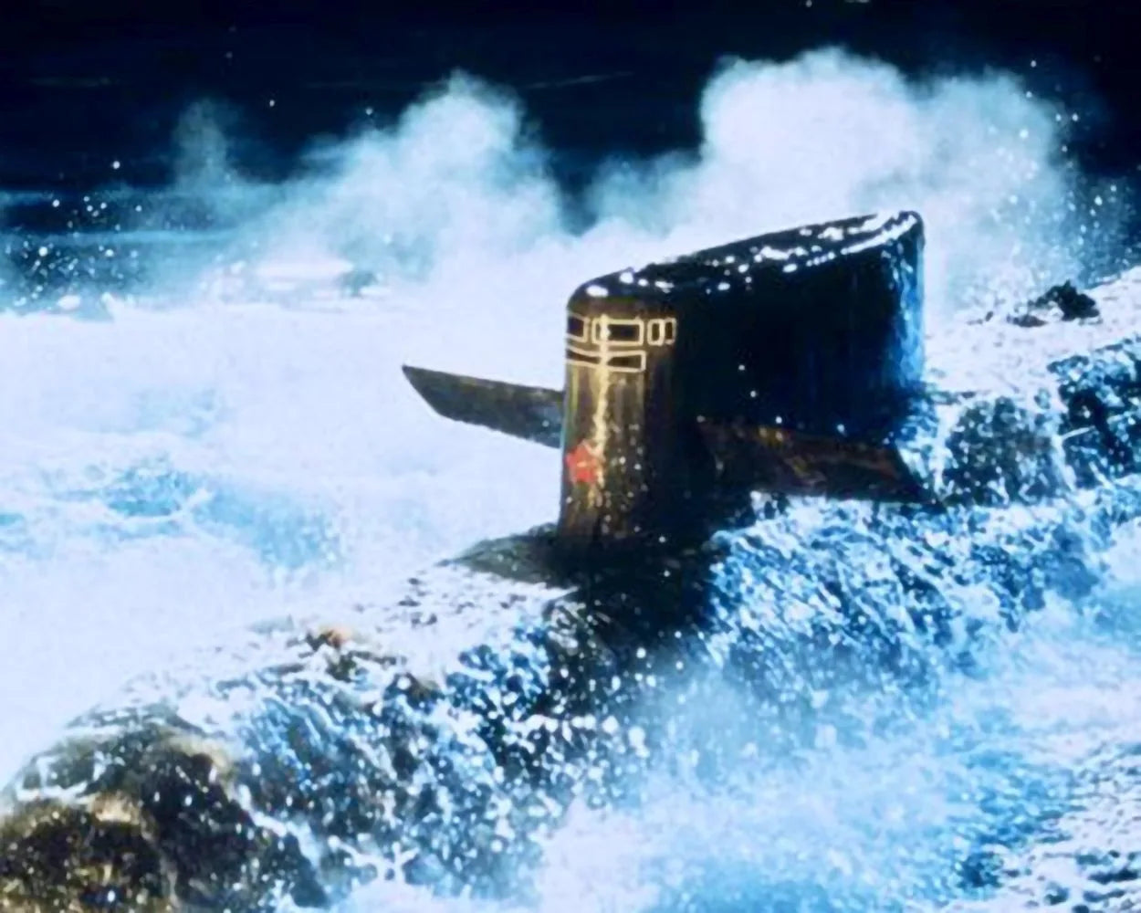 Filmszene 3 aus Hostile Waters - Im Fahrwasser des Todes – DVD