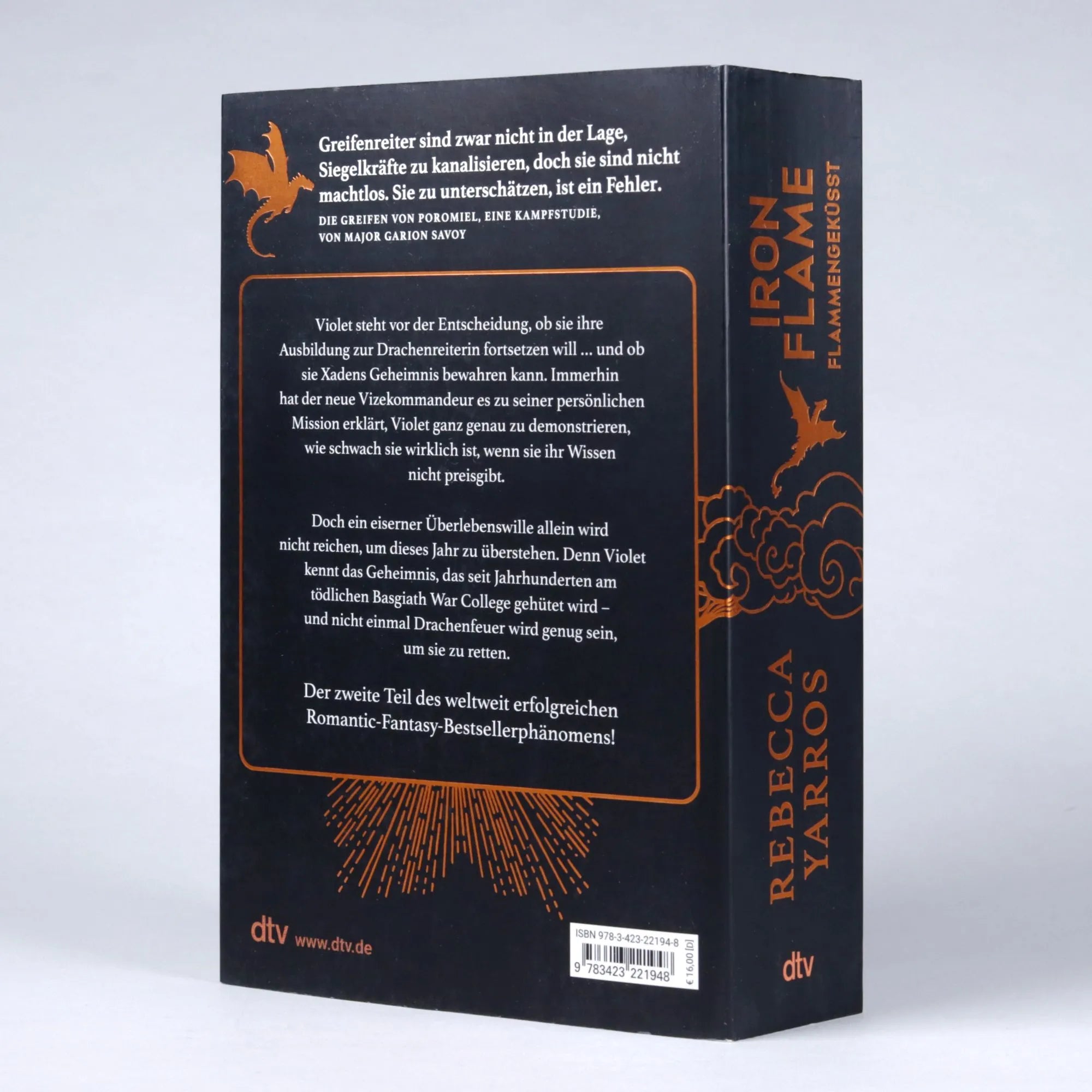 Detailansicht: Iron Flame – Flammengeküsst (Taschenbuch)