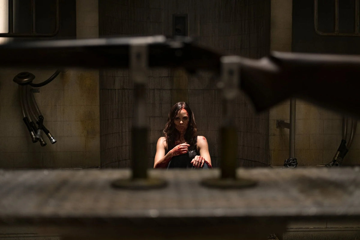 Jigsaw – SAW VIII – Eine Frau hinter einer Industriemaschine