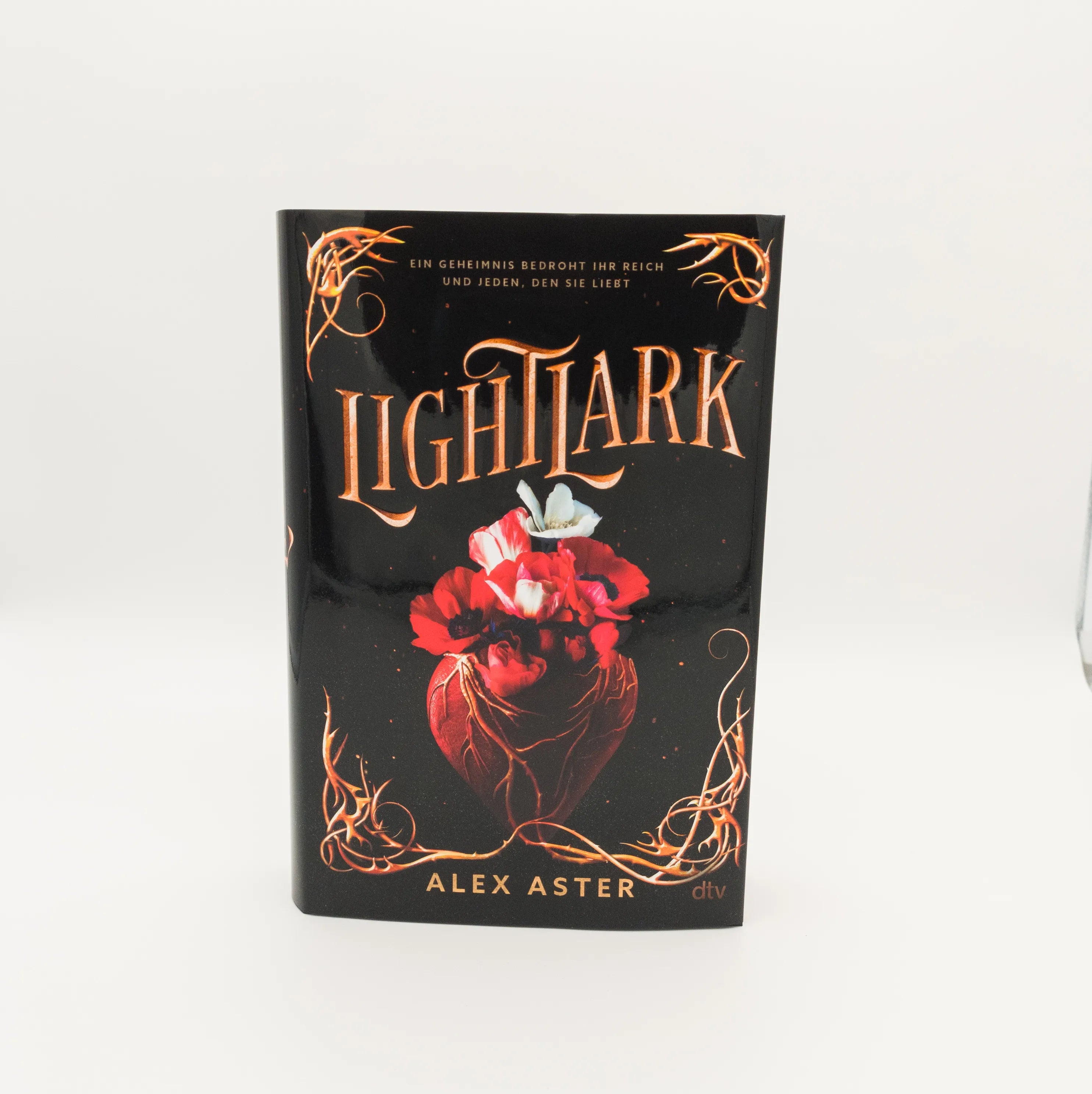Produktansicht: Lightlark (Gebundene Ausgabe)