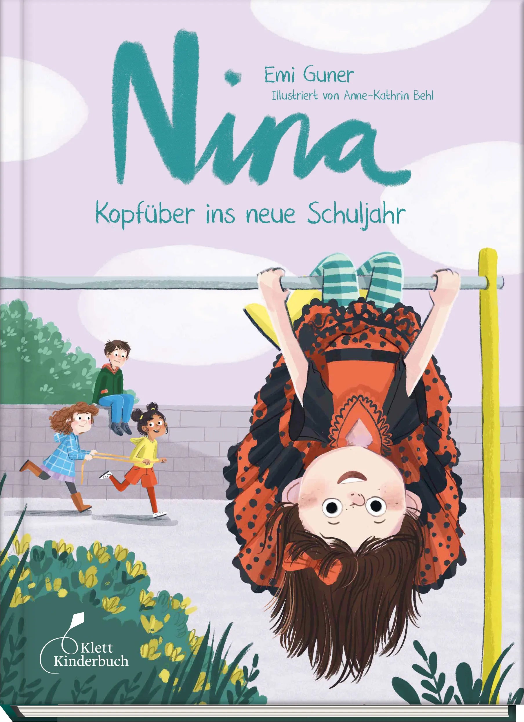 Buchcover von 'Nina - Kopfüber ins neue Schuljahr' - Gebundene Ausgabe von Emi Gunér
