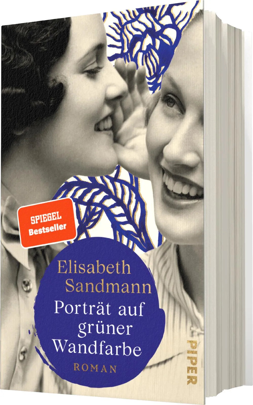 Elisabeth Sandmann - Porträt auf grüner Wandfarbe