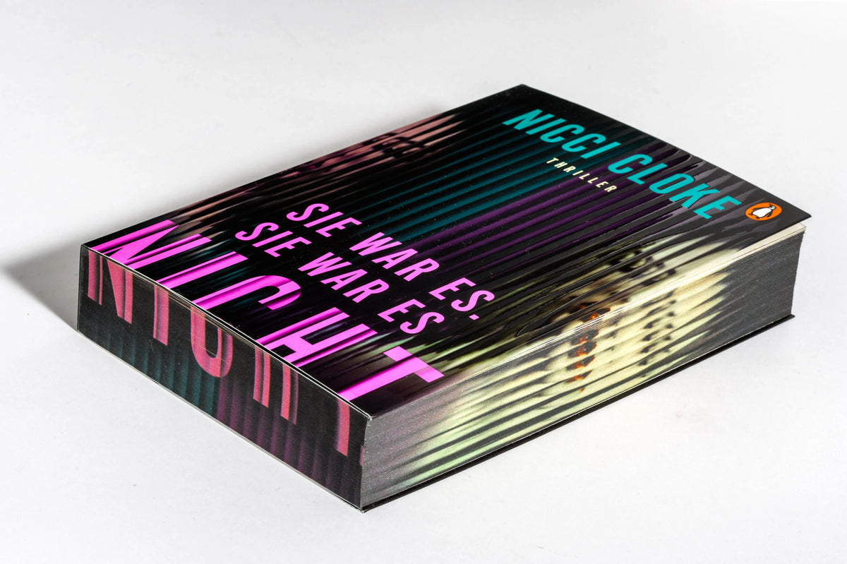 Detailansicht: Sie war es. Sie war es nicht. (Paperback)