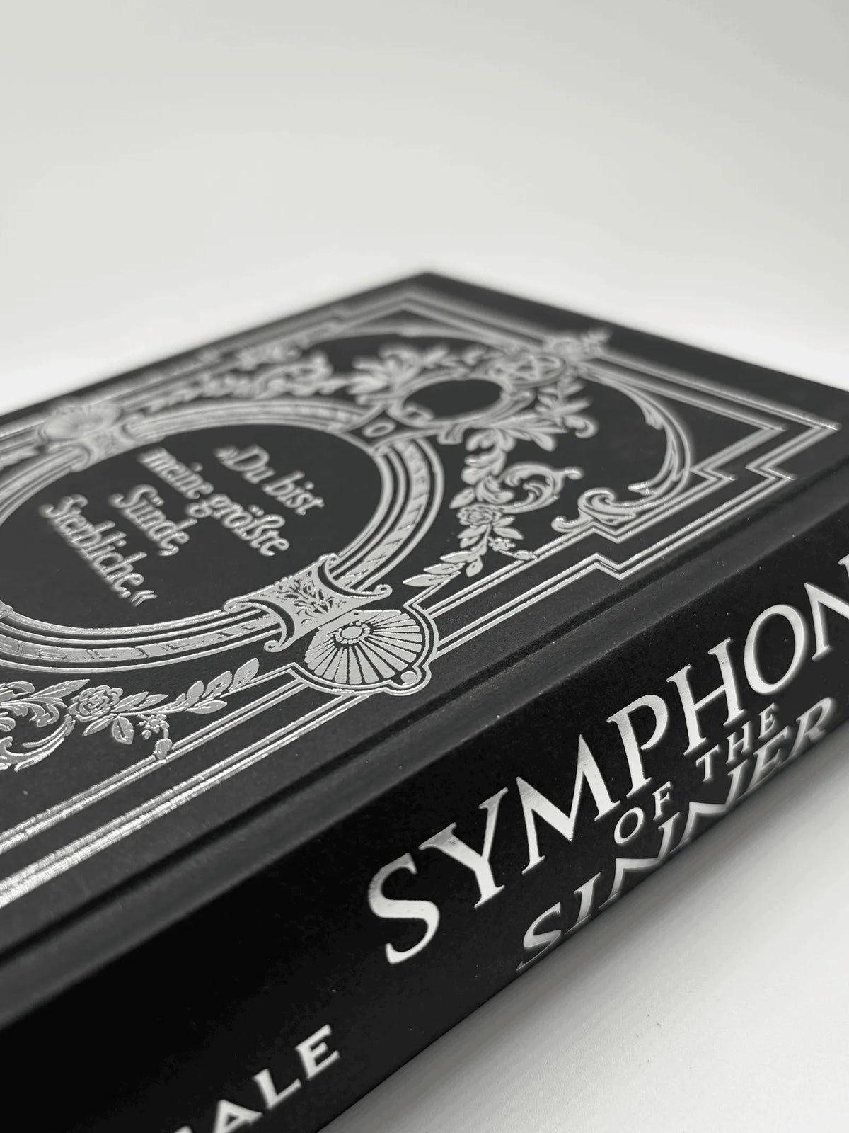 Detailansicht: Symphony of the Sinner (Hardcover)