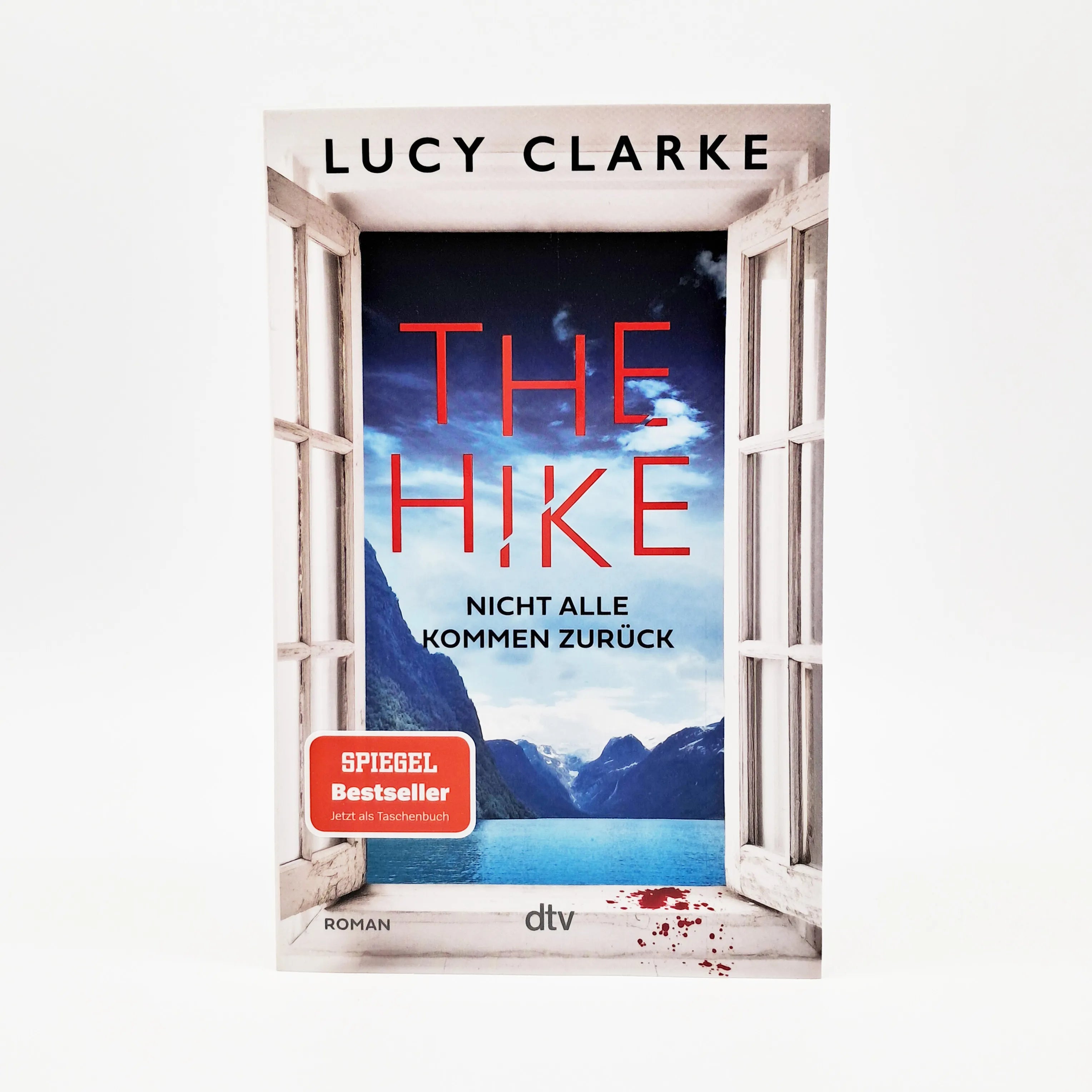 Lucy Clarke - The Hike