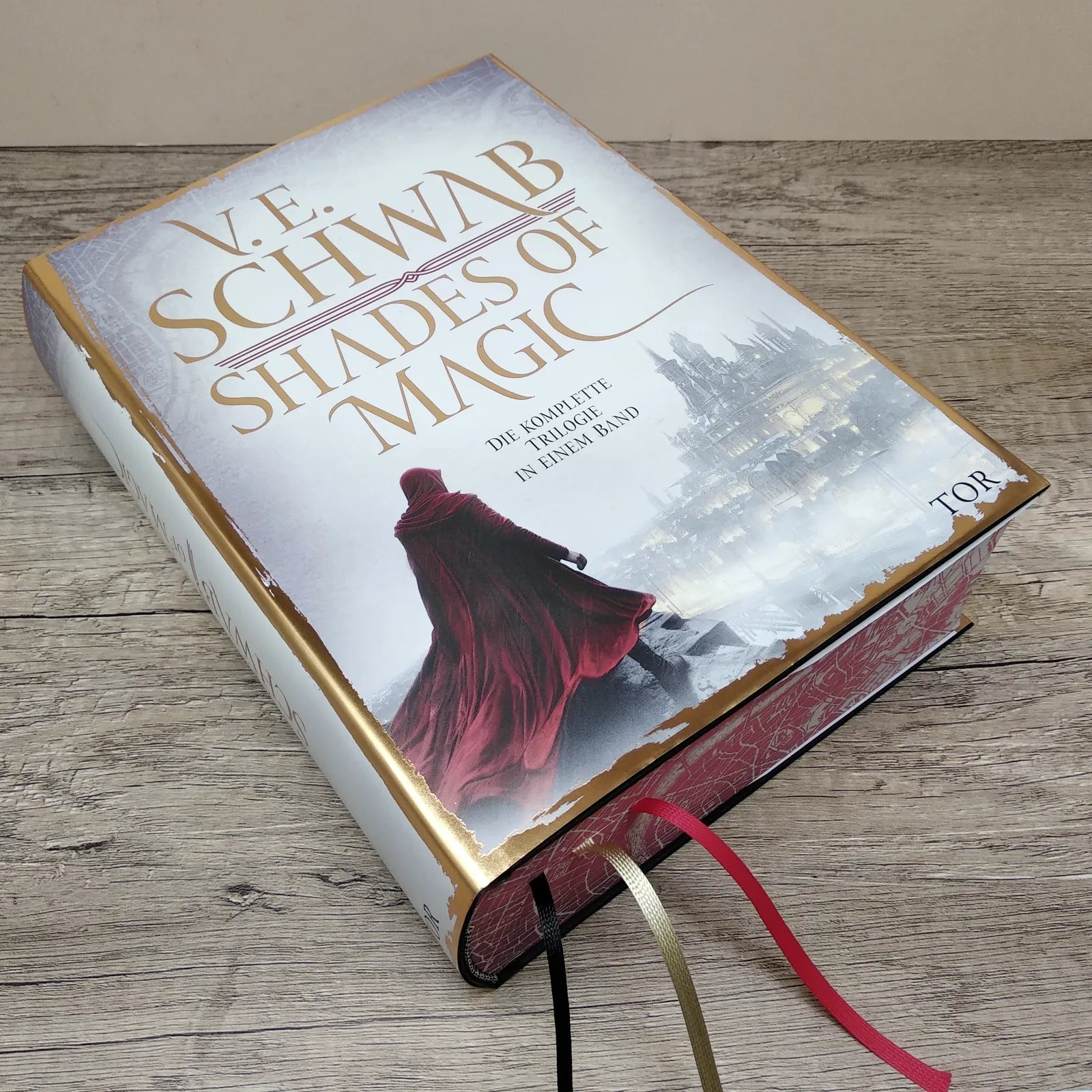 Produktansicht: Shades of Magic (Gebundene Ausgabe)
